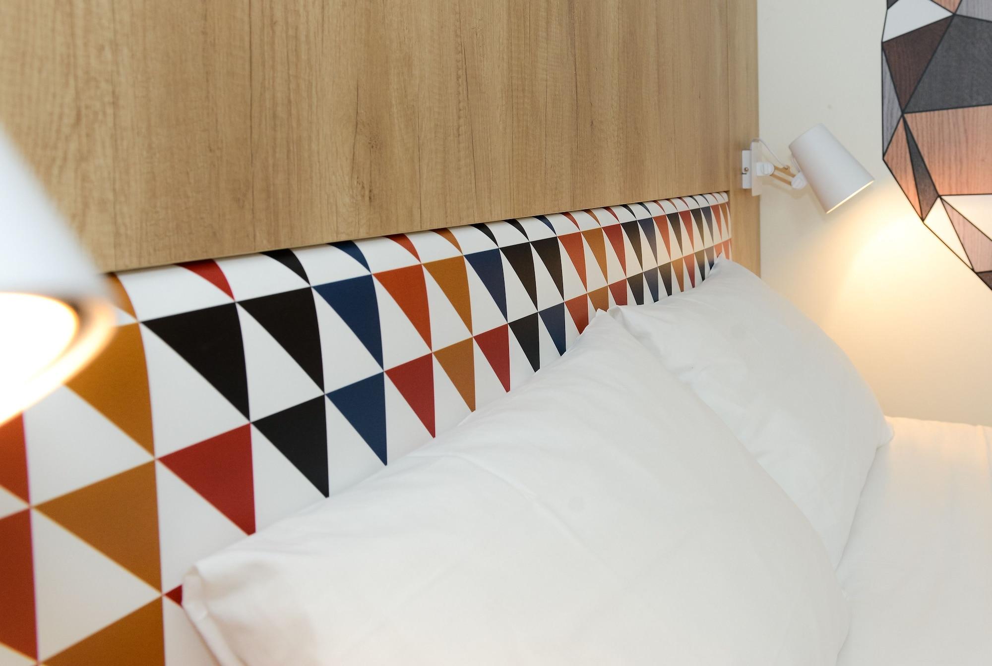 Ibis Styles Caen Centre Historique Exterior foto