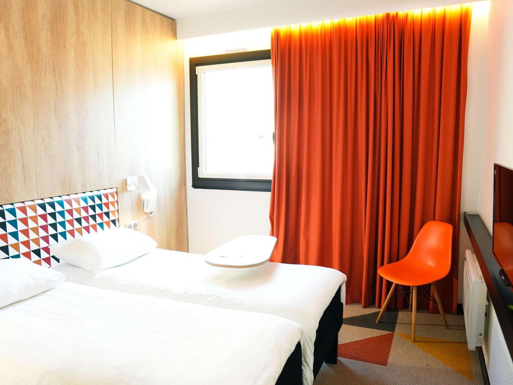Ibis Styles Caen Centre Historique Exterior foto