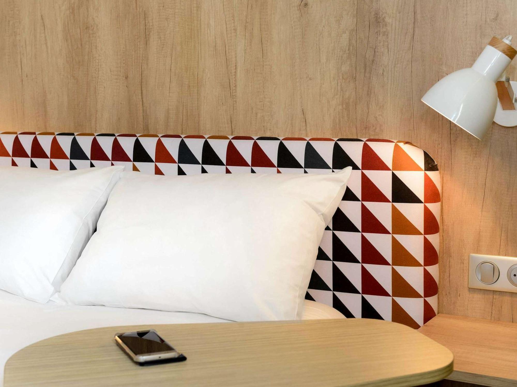 Ibis Styles Caen Centre Historique Exterior foto