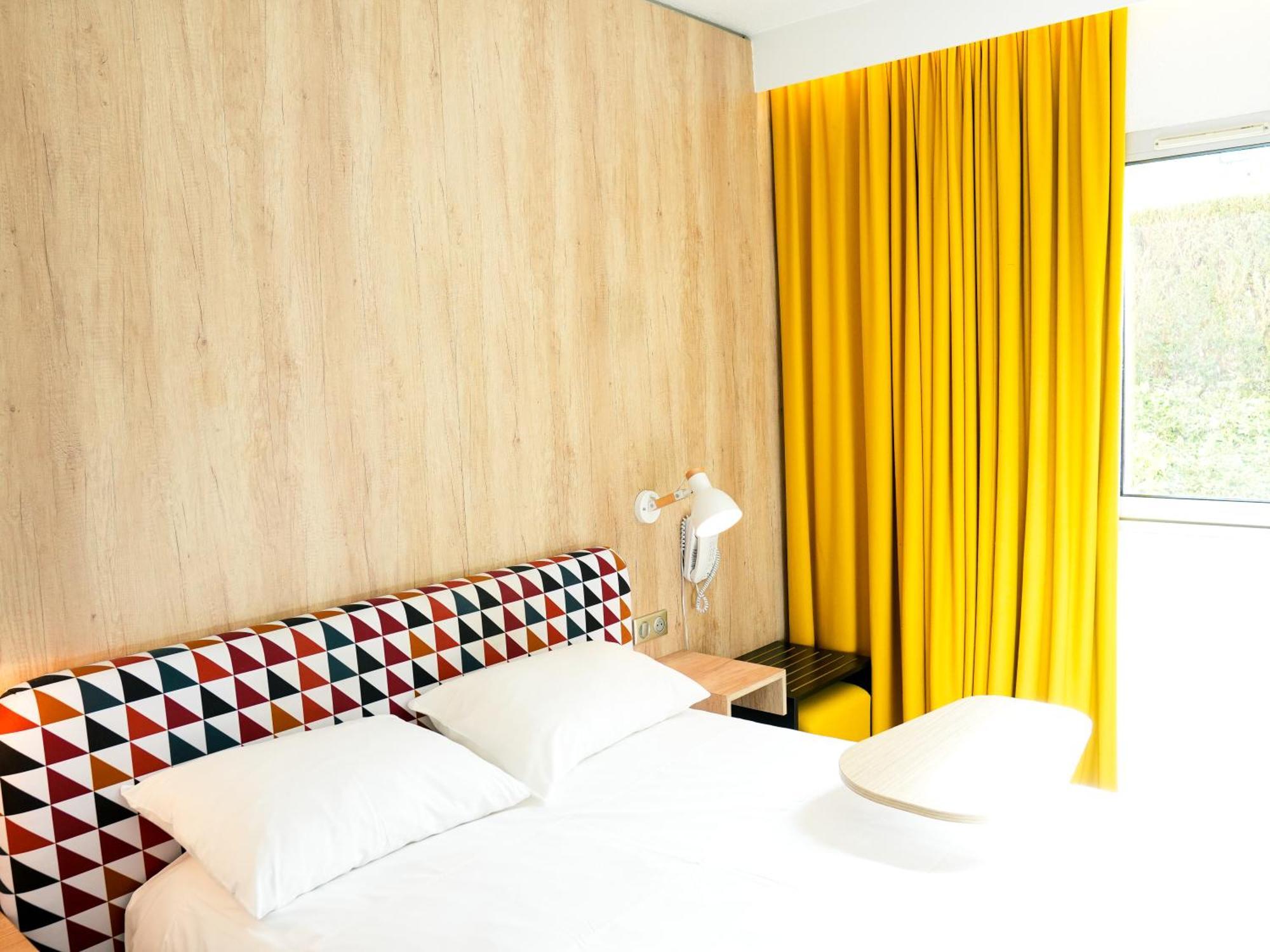 Ibis Styles Caen Centre Historique Exterior foto